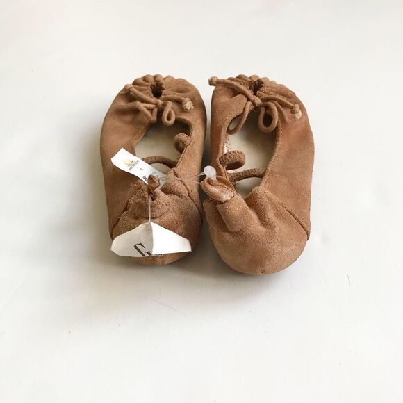 Babygap NWT suede donut toe flats size 5 - Picture 4 of 4